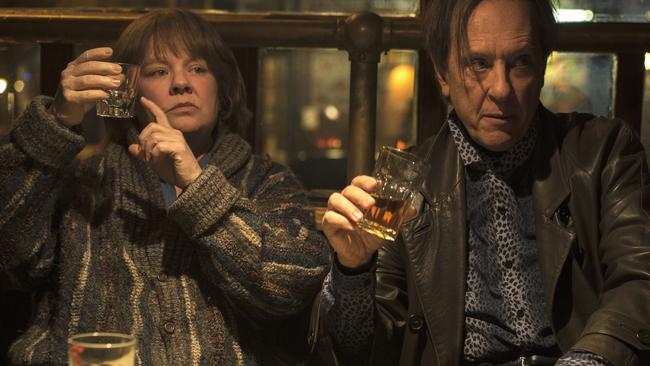 Melissa McCarthy with Richard E. Grant in Can You Ever Forgive Me?