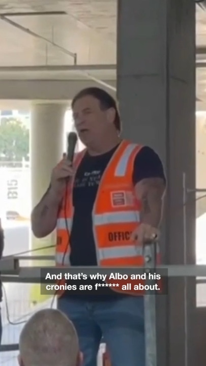 John Setka pops up at Melbourne worksite hurling fiery verbal barbs at PM