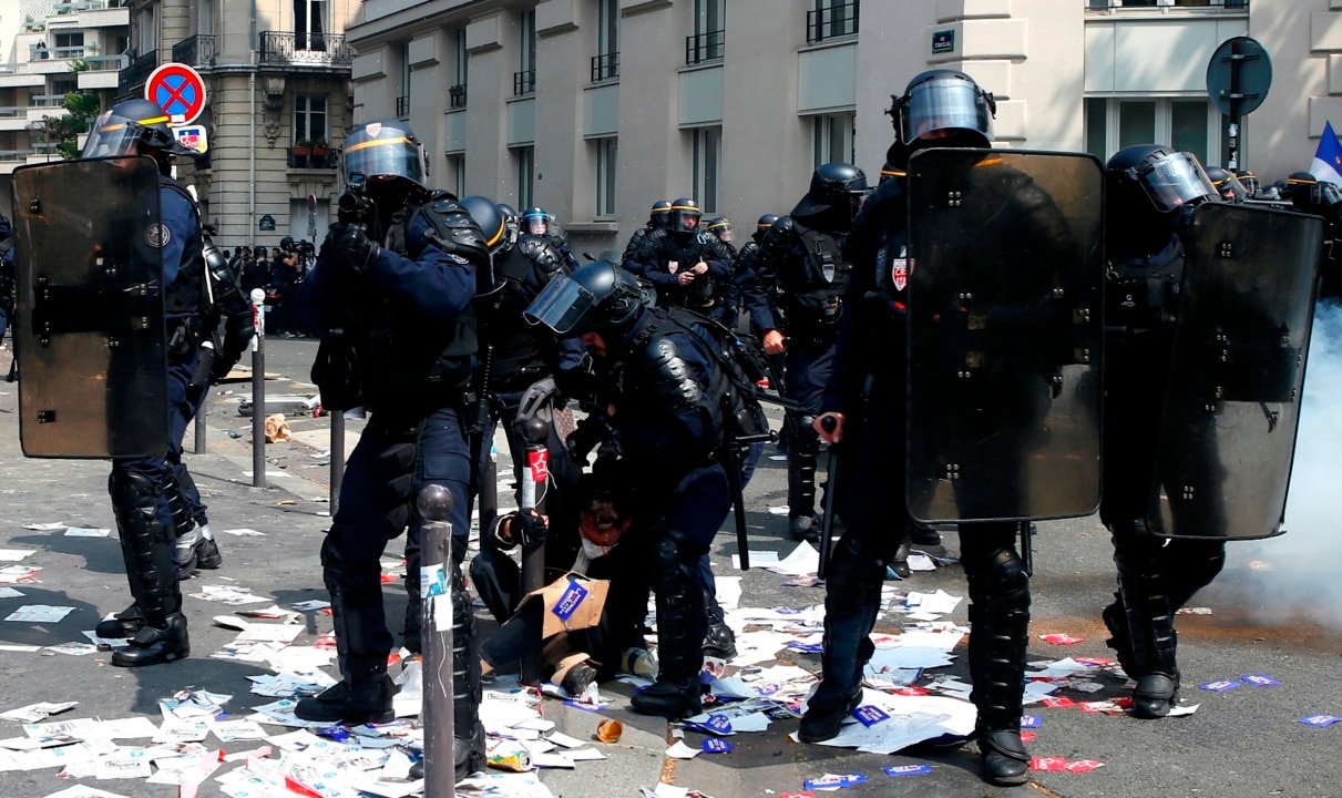 Paris police clash with protestors at May Day march | Sky News Australia