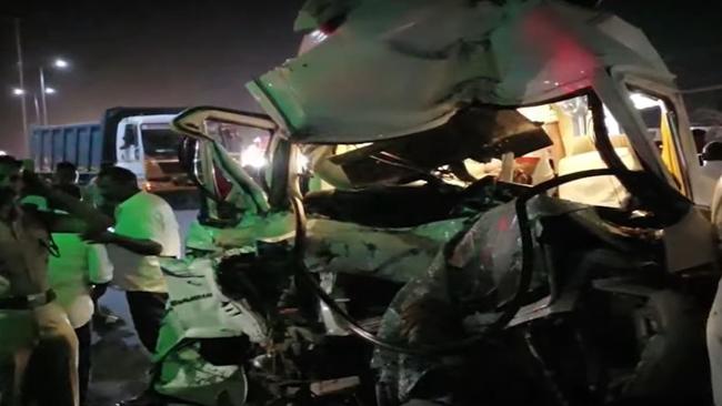 An Aussie father and daughter have died after a bus crash kills 6 in India. Picture: YouTube