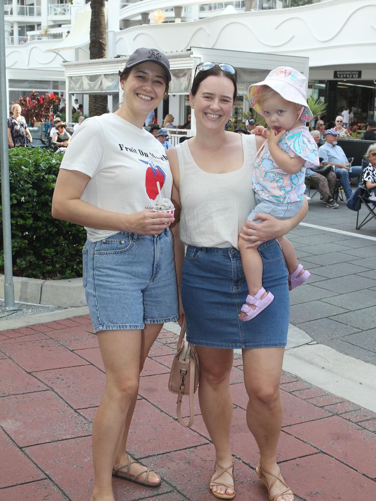 Groundwater. Tammie Skinner & Heidi Rohweder & Rosie. 19 October 2024 Broadbeach Picture by Richard Gosling
