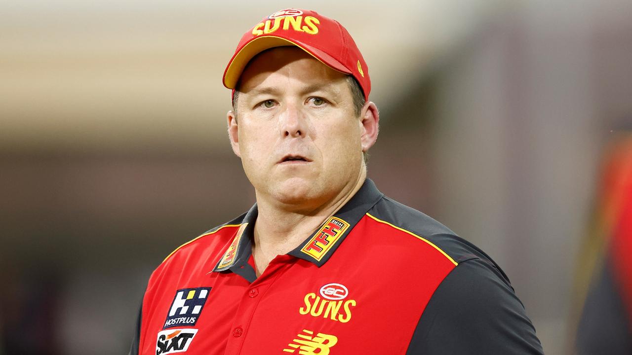 Stuart Dew, Senior Coach of the Suns.