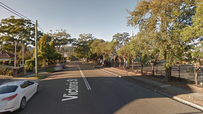 Victoria St, East Gosford where the driver failed to stop after a crash which left a trail of destruction. Source: Google Maps