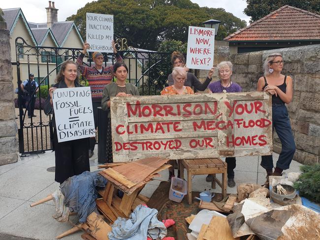 SYDNEY, AUSTRALIA - NewsWire Photos MARCH 21, 2022: Lismore flood survivors have delivered a powerful message at the front gates of Scott Morrison’s Sydney residence., Picture: NCA NewsWire / Damian Shaw