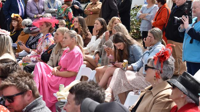 Hamilton Cup Races 2022 - Crowd wait while the Fashions on the Field competition commences.