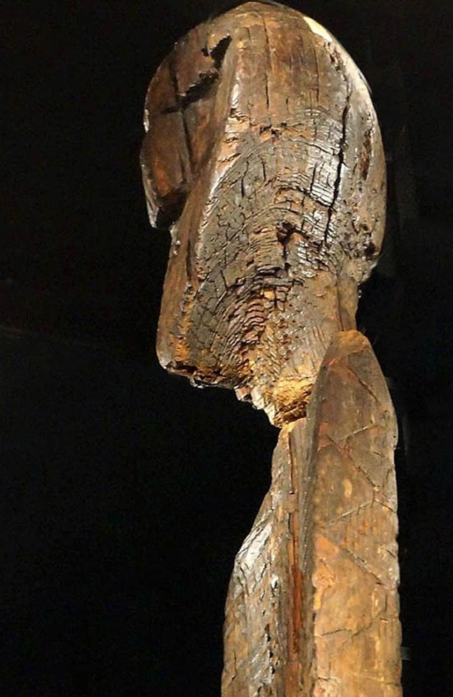 A side-profile of the Shigir Idol’s main head.