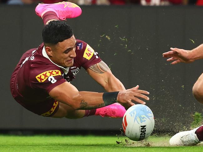 BRISBANE, AUSTRALIA - JUNE 21:  Valentine Holmes of the Maroons scores a try during game two of the State of Origin series between the Queensland Maroons and the New South Wales Blues at Suncorp Stadium on June 21, 2023 in Brisbane, Australia. (Photo by Chris Hyde/Getty Images)