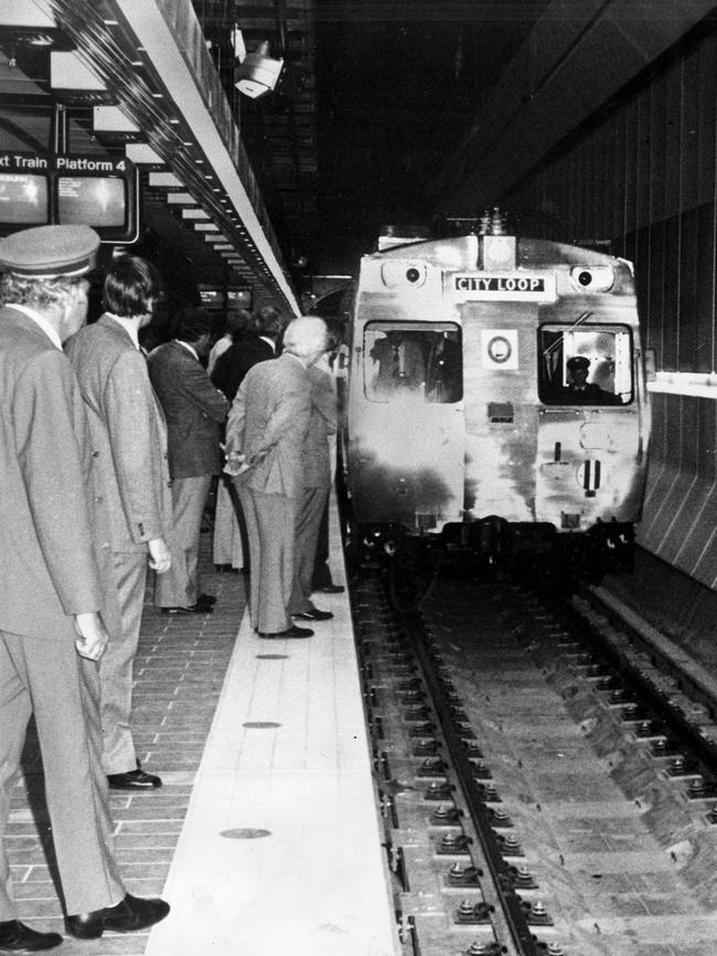 The first City Loop train arrives at the Museum Station in 1980. Picture: HWT Library.