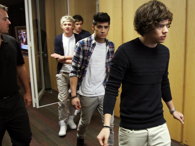 Call these boys. Ван дирекшен Малик. Zayn Malik one Direction. Harry and Zayn. One Direction 2012.