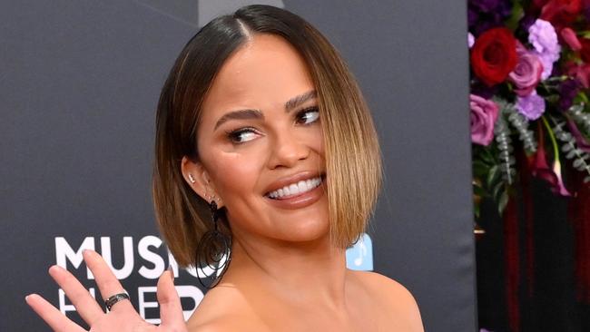 NEWS OF THE WEEK: Chrissy Teigen defends Selena Gomez against White House jibes