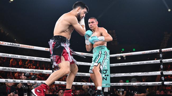 Tim Tszyu stalked Brian Mendoza in the early rounds.