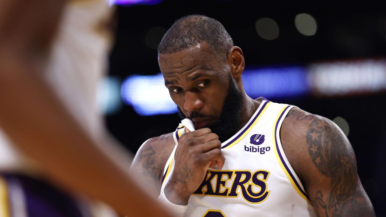 LOS ANGELES, CALIFORNIA - FEBRUARY 27: LeBron James #6 of the Los Angeles Lakers reacts during a game against the New Orleans Pelicans in the second half at Crypto.com Arena on February 27, 2022 in Los Angeles, California. Michael Owens/Getty Images/AFP == FOR NEWSPAPERS, INTERNET, TELCOS &amp; TELEVISION USE ONLY ==