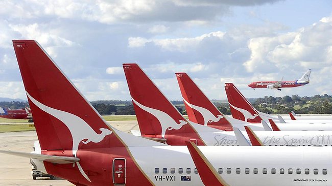 Qantas planes