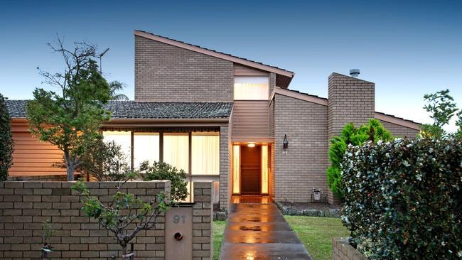 In neighbouring suburb Bentleigh East, 91 Brady Rd is $820 a week.