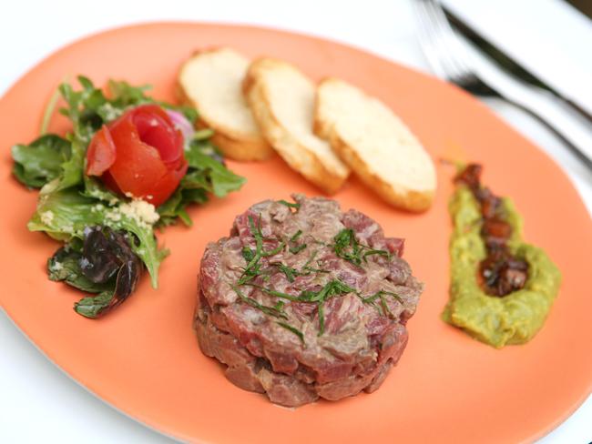 Restaurant REVIEW. Jardin St james. Steak Tartare
