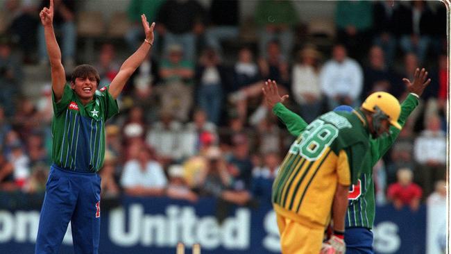 Shahid Afridi (L) was thought to be 16 when he made his debut... but it was later revealed he was 21. Picture: News Corp