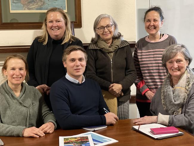 Wingecarribee shire council candidates meet to discuss draft budget. From left: Rachel Russel l(IND), Ann Paterson (Friends of Wingecarribee), Joshua Sloss (IND), Madeline Baker(Lab), Theodora Polycarpou (Potential), Jo-Ann Davidson (Lab)