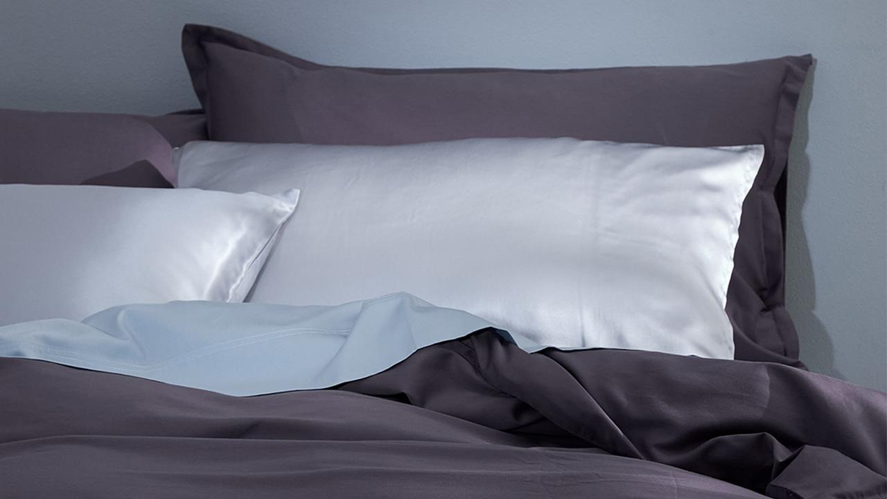 Want beauty benefits while you sleep? A silk pillowcase might just be the answer. Image: Canningvale.