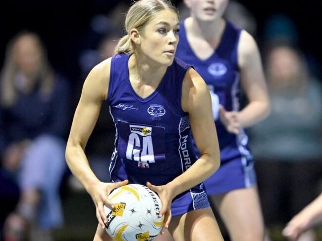 Ella Ogier has signed on for the Warriors.