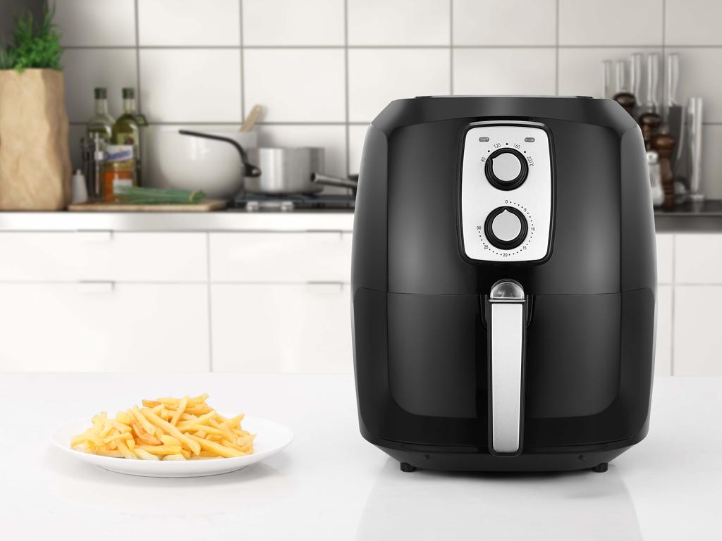 La Gourmet 5.5 Liter Manual Air Fryer, Black 