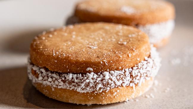 The dulce de leche sandwich cookie.