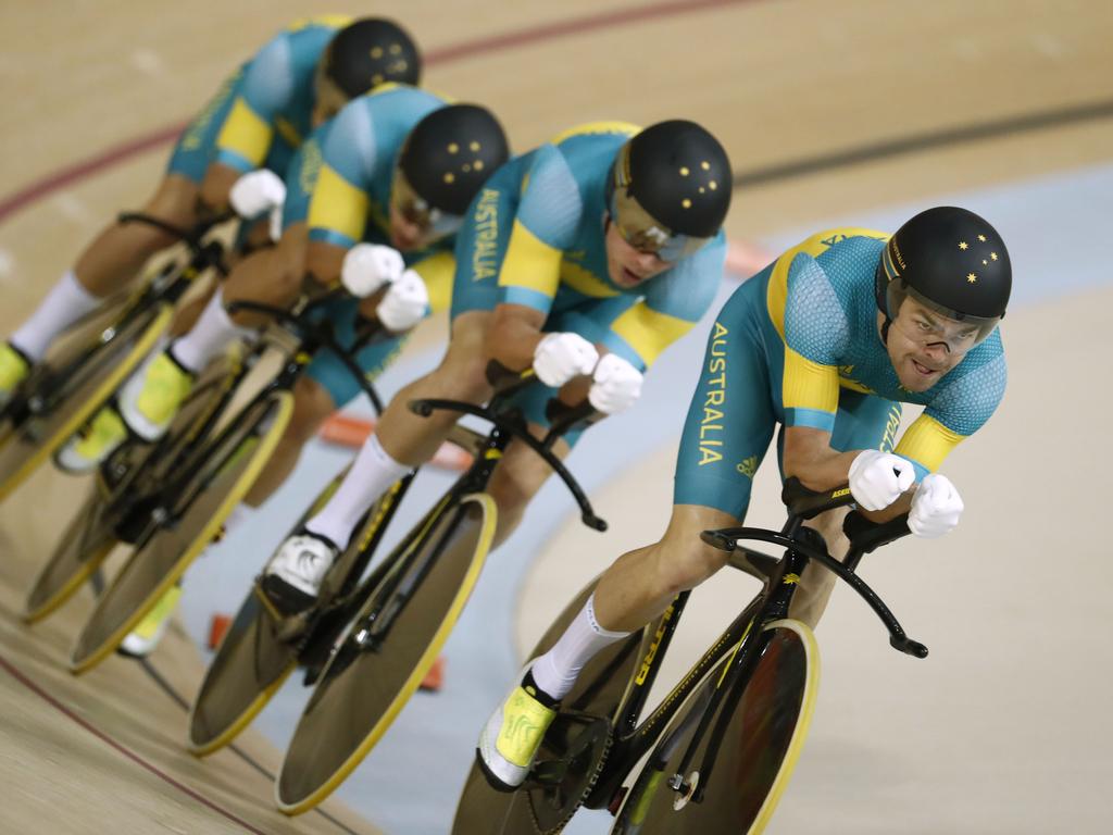 Australia's Jack Bobridge, Australia's Michael Hepburn, Australia's Alexander Edmondson and Australia's Sam Welsford compete in the men's Team Pursuit finals track cycling event at the Velodrome during the Rio 2016 Olympic Games in Rio de Janeiro on August 12, 2016. / AFP PHOTO / Odd Andersen