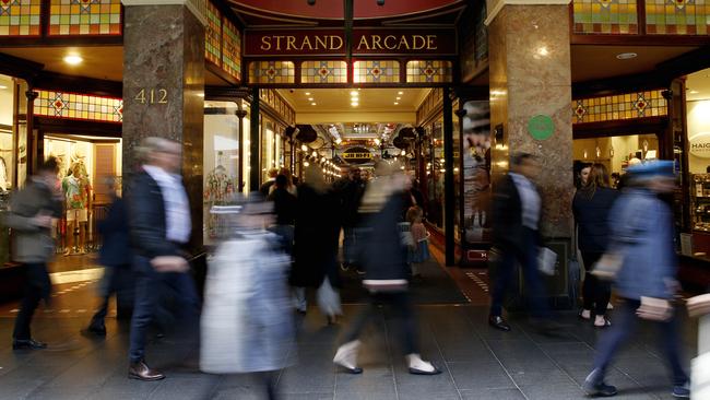 SYDNEY, AUSTRALIA - NewsWire Photos AUGUST 6, 2024: Lunchtime shopping crowds pass the Strand Arcade in George street,  Sydney.    RBA to release its quarterly assessment of current economic and financial conditions as well as the outlook that the Reserve Bank Board considers in making its interest rate decisions. Picture: NewsWire / John Appleyard