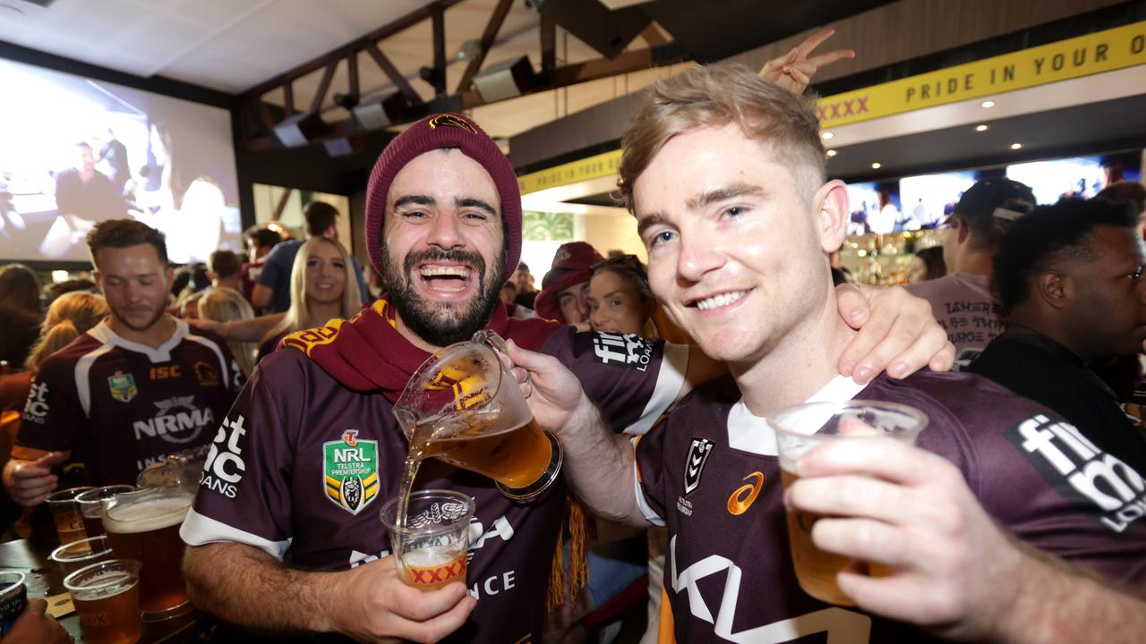 L to R, Gary McMillan from Redcliffe with Brent Kelly from Teneriffe at the Caxton Hotel Caxton Street, Grand Final Live Site, on Sunday 1st October 2023 - Photo Steve Pohlner