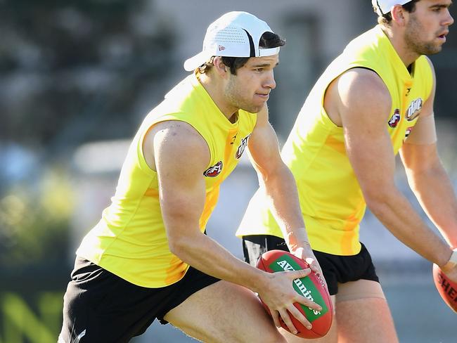 MELBOURNE, AUSTRALIA - JUNE 20:  Paddy McCartin and Nathan Freeman of the Saints kick during a St Kilda Saints AFL training session at Trevor Barker Beach Oval on June 20, 2017 in Melbourne, Australia.  (Photo by Quinn Rooney/Getty Images)