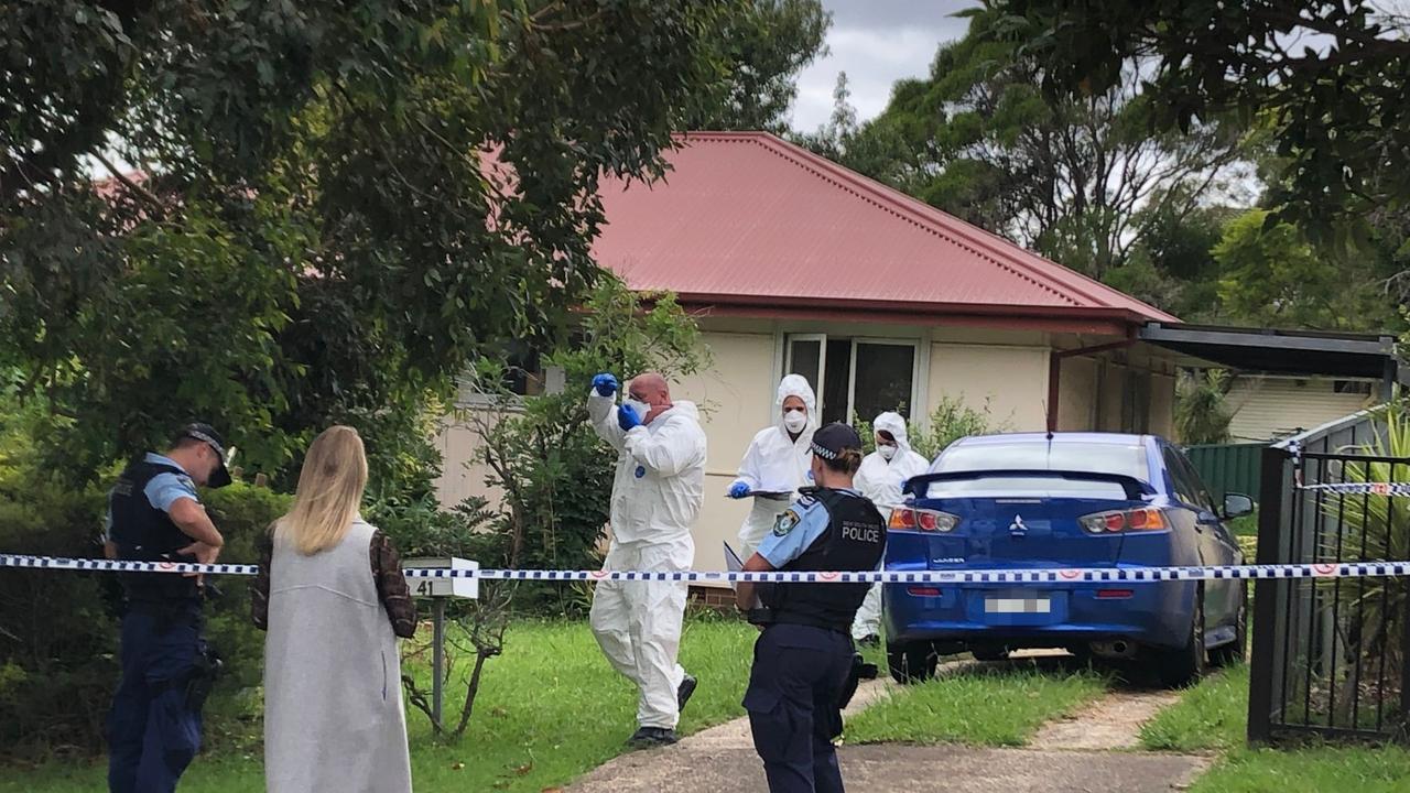 Bradman Ave Warilla Mans Body Found Police Investigating Daily