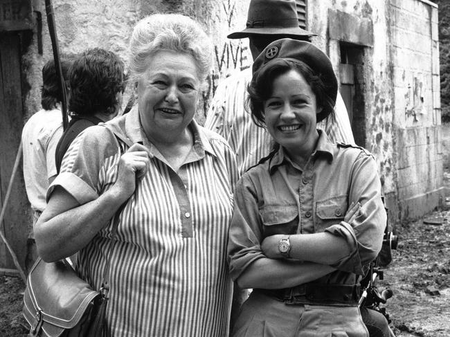 Actress Noni Hazlehurst (right) meeting WW11 heroine Nancy Wake on the set of mini-series 'Nancy Wake' in 1987.