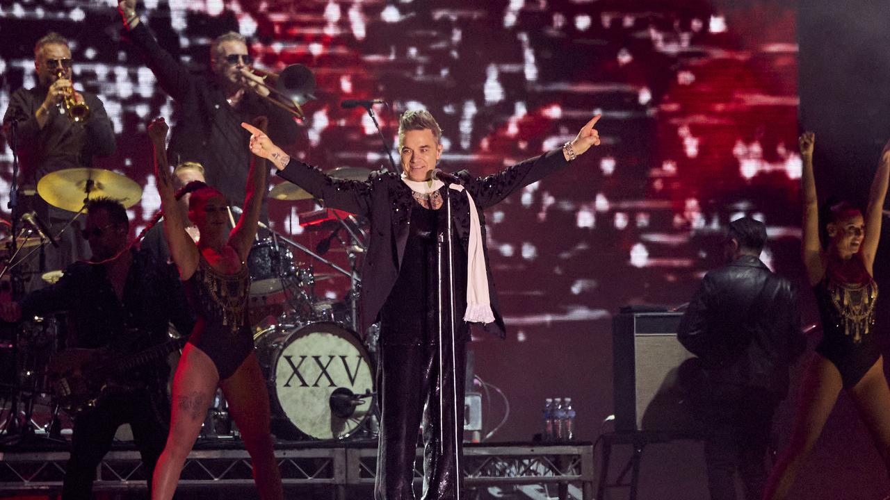 Robbie Williams review of VAILO Adelaide 500 2023 concert Townsville