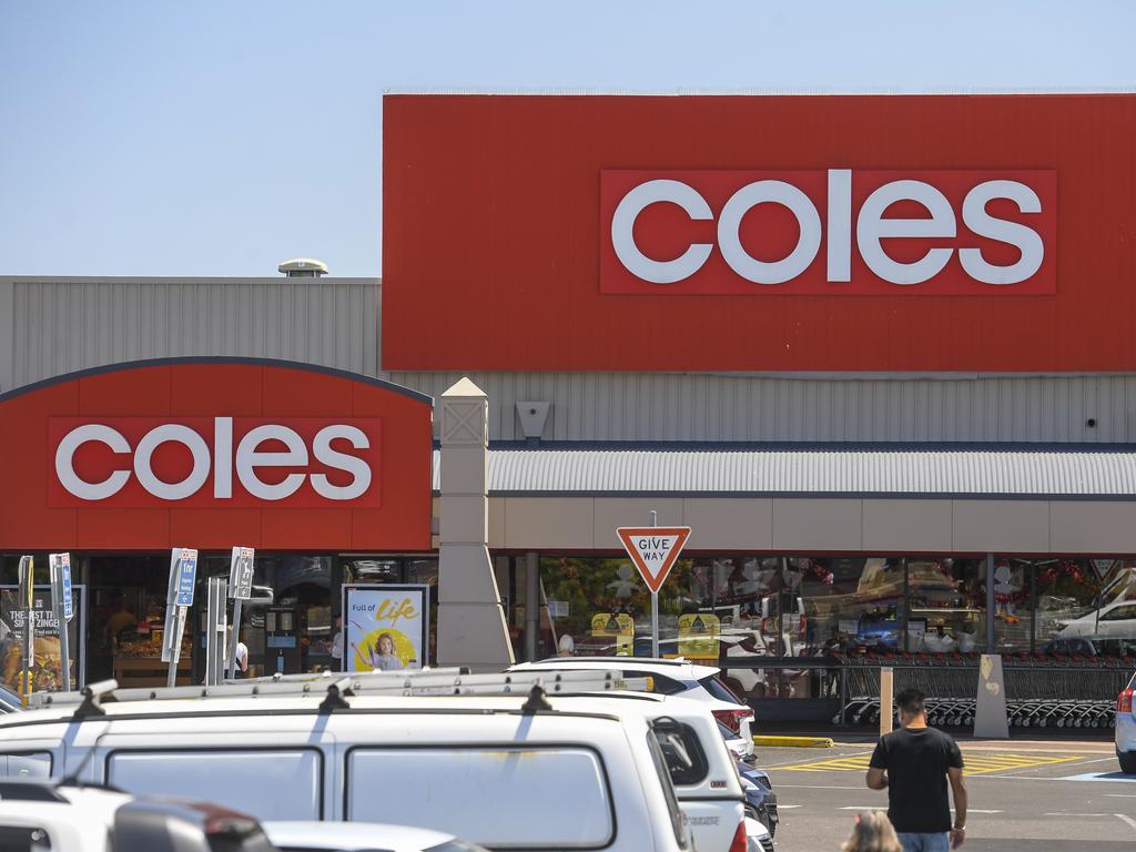 Coles offers fresh fruit for free to kids. Picture: NCA NewsWire / Roy VanDerVegt