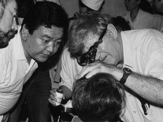 Dr Sanduk Ruit and Professor Fred Hollows in Hanoi, Vietnam in 1992.