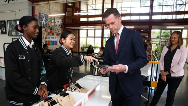 NSW Premier Chris Minns meets students at Condell Park High School in Sydney, where phones have been banned for the last 16 years. Picture: NCA NewsWire / Gaye Gerard