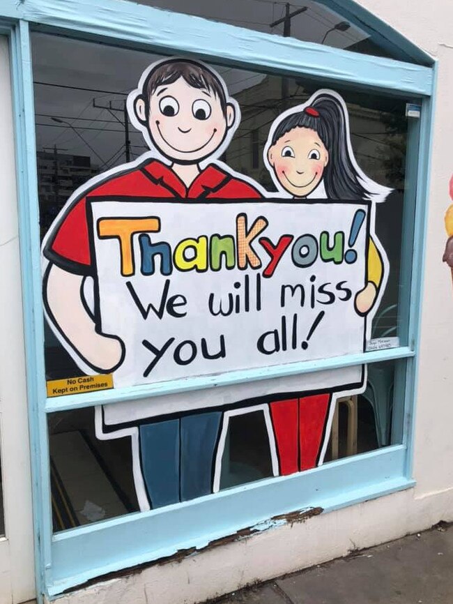 A thank you message was painted on the Charman Rd store’s front window. Picture: Paradise Gelato