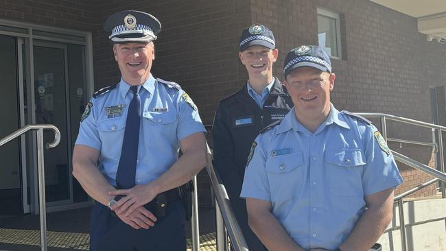 Orana Mid-Western Police District commander, Supt Tim Chinn, and new recruits Brett Field (middle) and Gordy Cowper (right). Photo: Tijana Birdjan