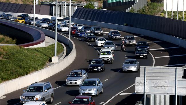 Three people died and sixteen others were seriously injured on the Western Fwy between November 1, 2019 and February 28, 2019. Picture: Renae Droop