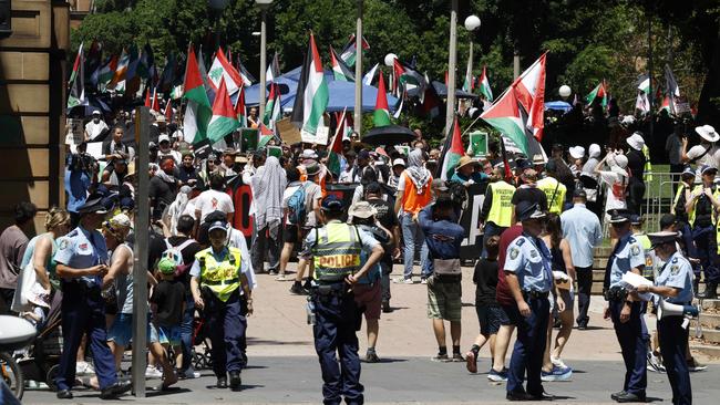 A heavy police presence at the pro-Palestine protest in Sydney CBD back to Hyde Park on Sunday. Picture: Jonathan Ng