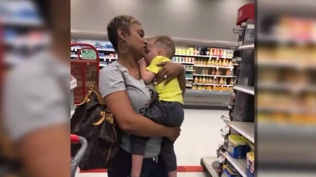 Mum goes viral for random act of kindness