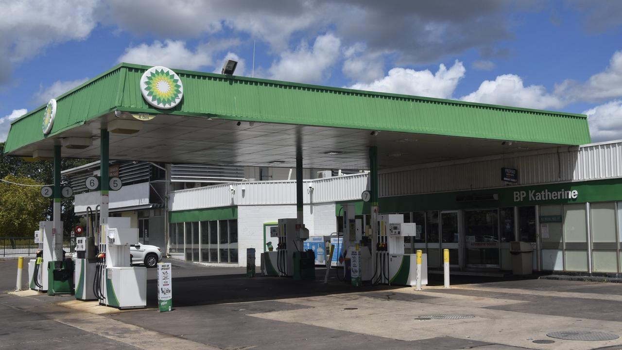 Top End service station held up by machete wielding trio