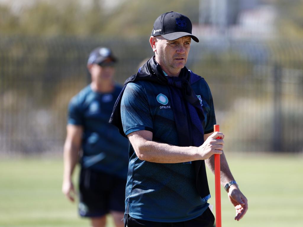 Warriors assistant coach Richard Agar was mic’d up for a training session ahead of their Las Vegas clash against the Raiders. Picture: Jonathan Ng