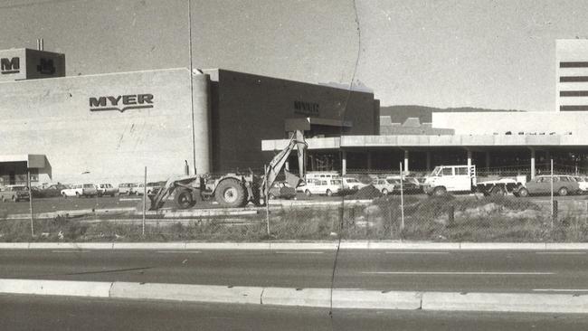  Knox Shopping Centre in 1977.