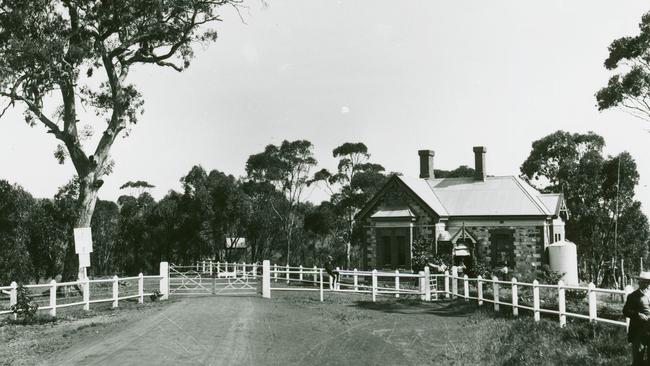 Belair Entrance, National Park, 1900. Photo courtesy State Library of South Australia