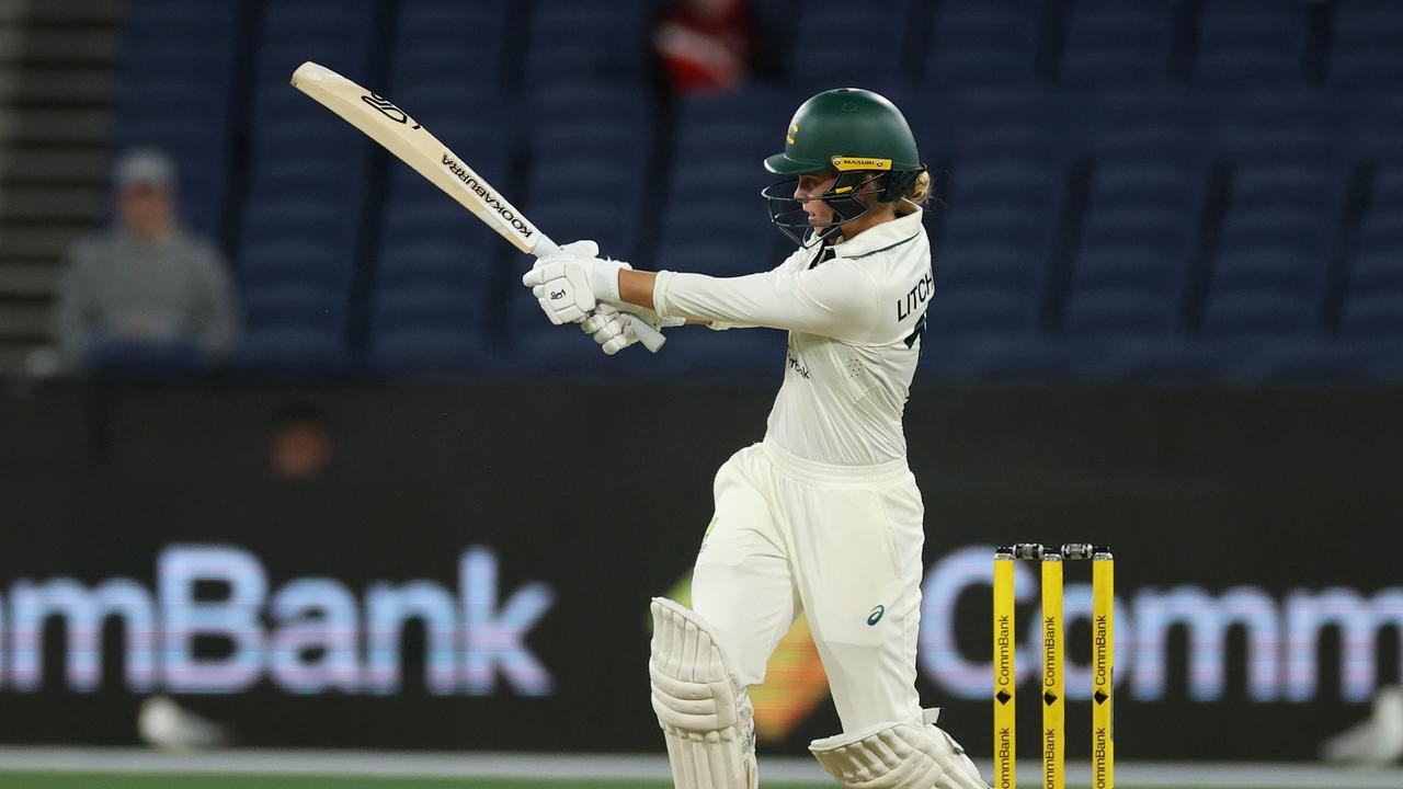 Aussies boosted by Perry injury all-clear on ‘batter’s paradise’