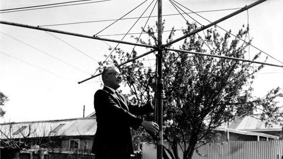 Hills was founded by Lance Hill in 1945, who invented the iconic clothesline which rotated with the wind.