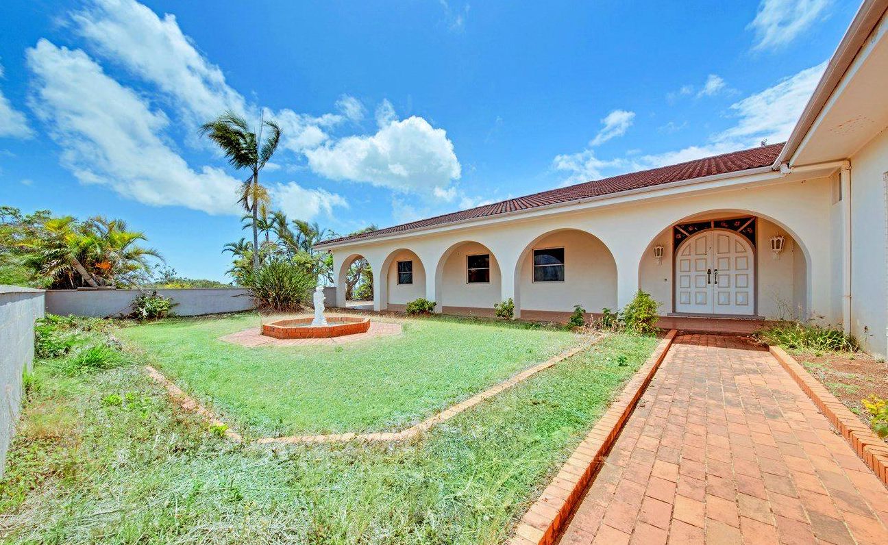 The courtyard of the mansion built in 1972 on Hidden Valley Rd, which sold for $1.7m in December. Picture: Contributed