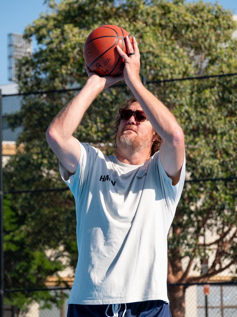 Luc Longley wants people to get out and shoot some hoops. Photo: Supplied.