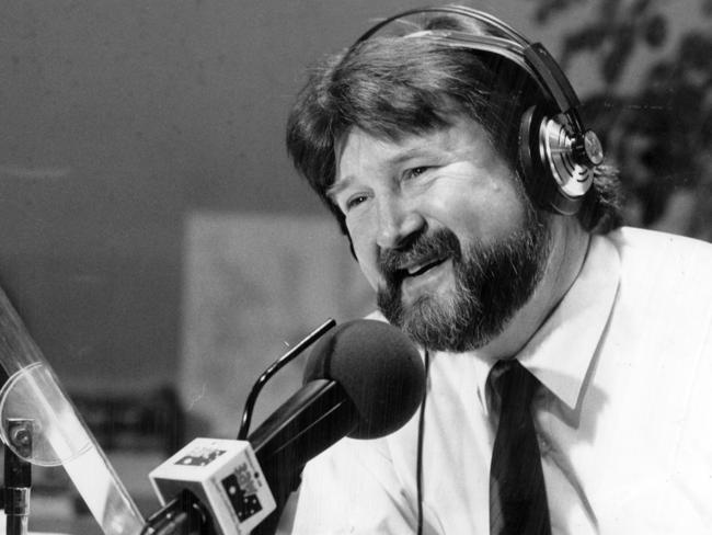 1987. Derryn Hinch announcing he is resigning from radio station 3AW. Neg: 871106/38-43