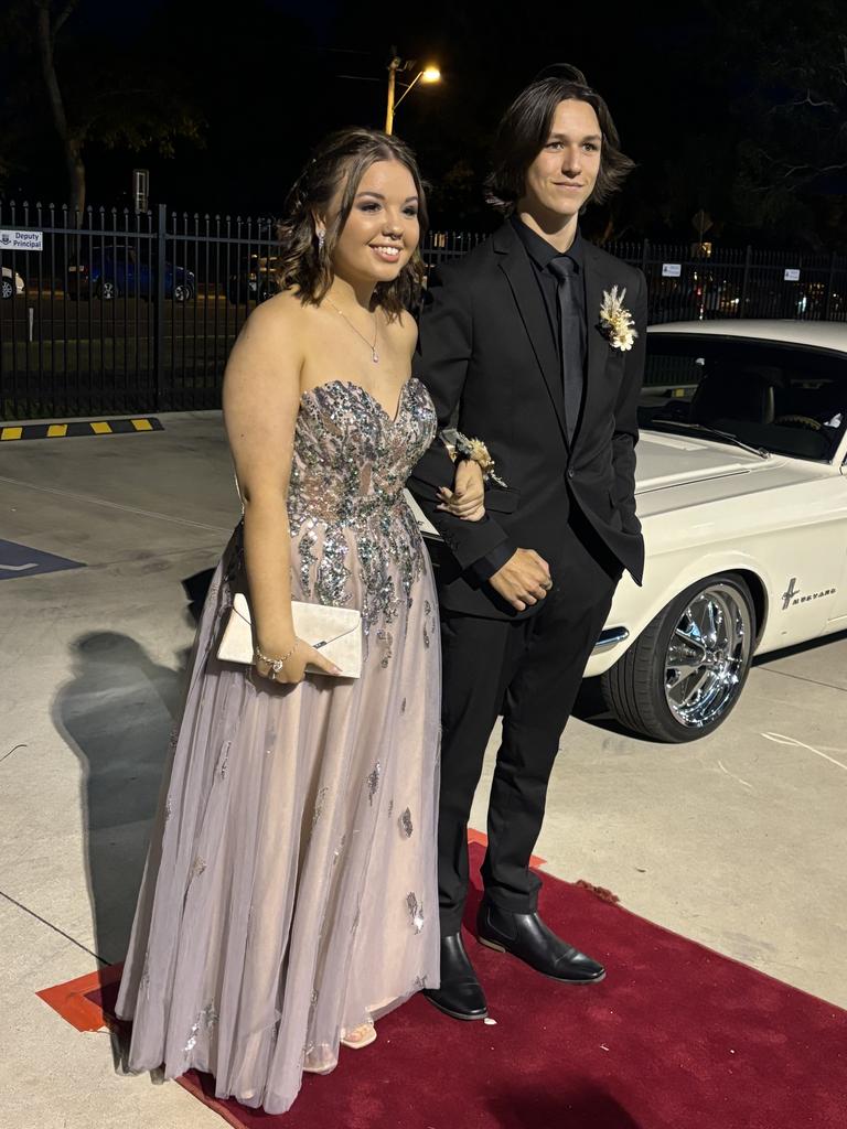 Maryborough State High School students arriving at their formal.